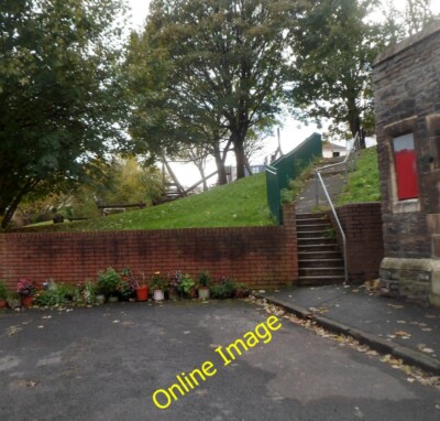 Photo 6x4 Steps up to School Road Park, Bristol Arno's Vale From the SE e c2012