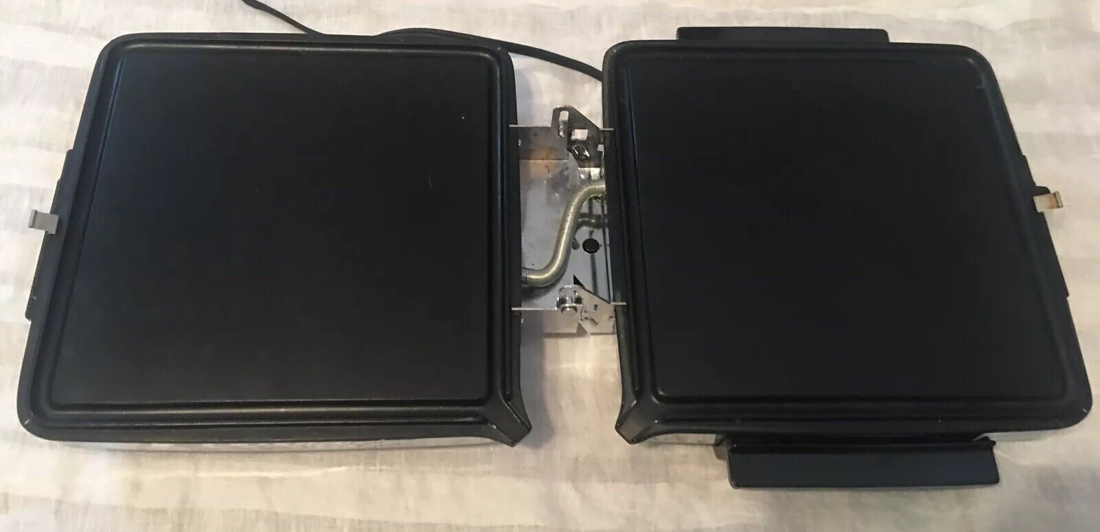 BLACK+DECKER 3-in-1 Waffle Maker with Nonstick Reversible Plates Chrome & Black