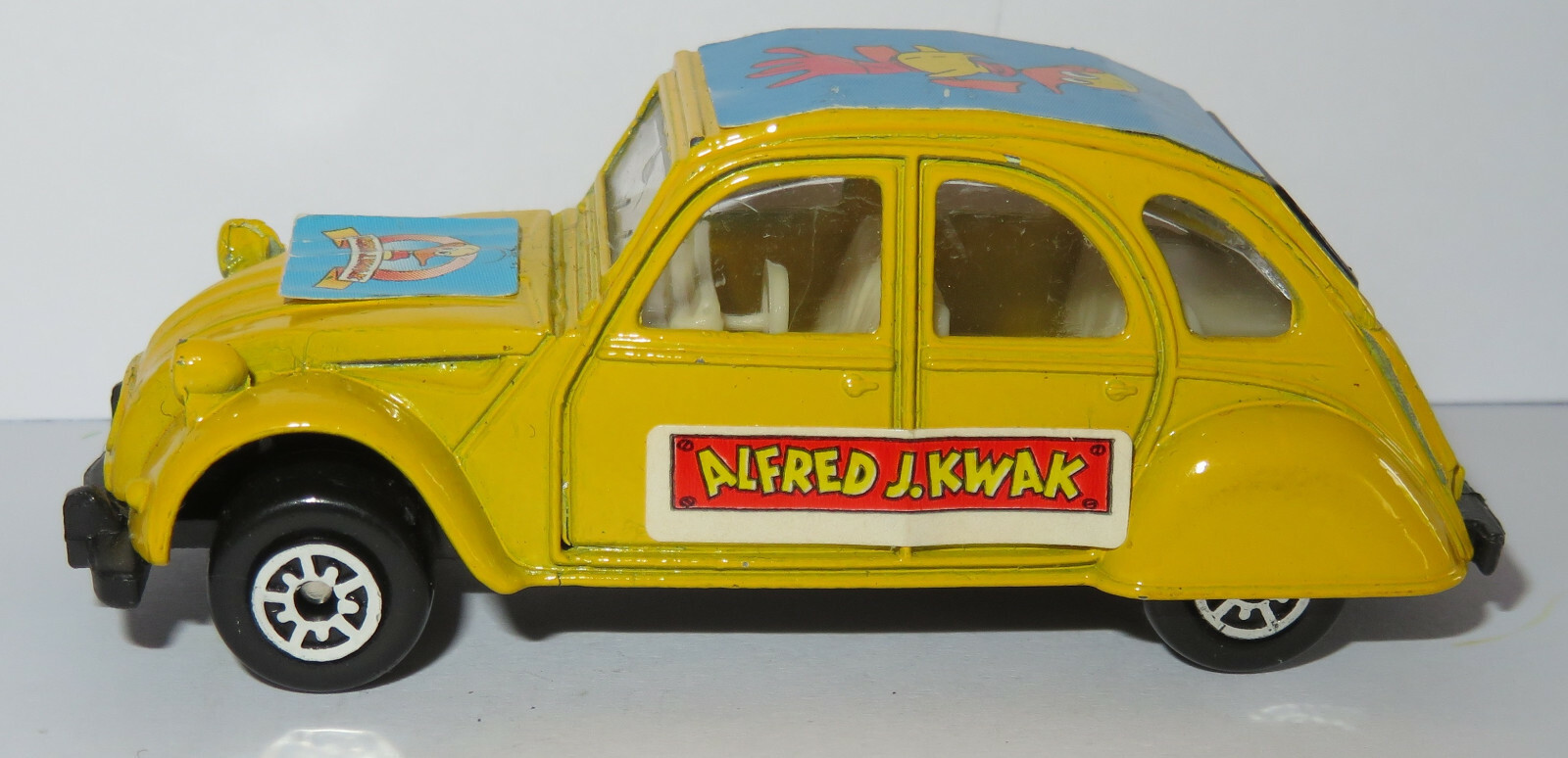 CITROEN　２CV　（LA　VACHE　QUI　RIT）　箱あり CITROEN 2CV （LA VACHE QUI RIT） 箱あり - メルカリ