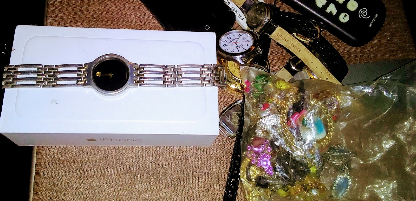 VINTAGE MOVADO WRIST WATCH UNISEX WORKS GOOD CONDITION