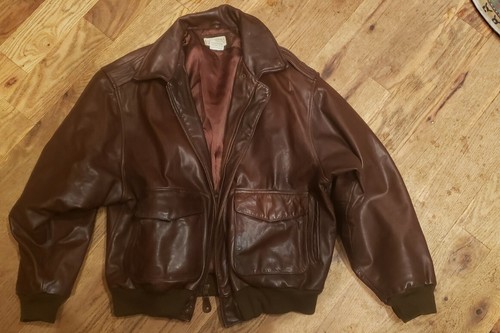 VINTAGE Banana Republic  Sz 42 Brown Leather Bomber Jacket - High Quality