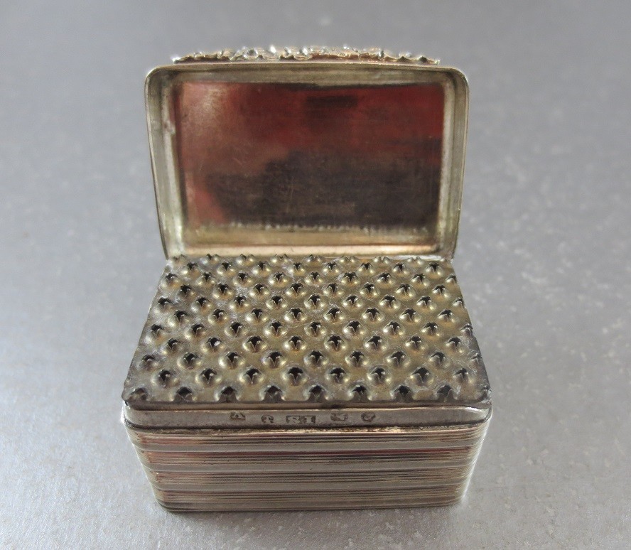 REGENCY STERLING GEORGIAN NUTMEG GRATER. BIRMINGHAM 1819. LOVELY!!