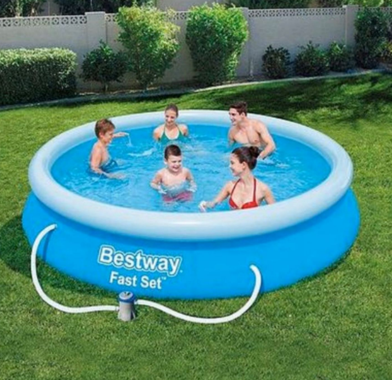 gallons in 10 foot pool