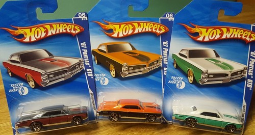 ミニカー Hot Wheels Classics 1967 PONTIAC GTO Amazon.com: 1967 PONTIAC GTO Hot Wheels Classics Series