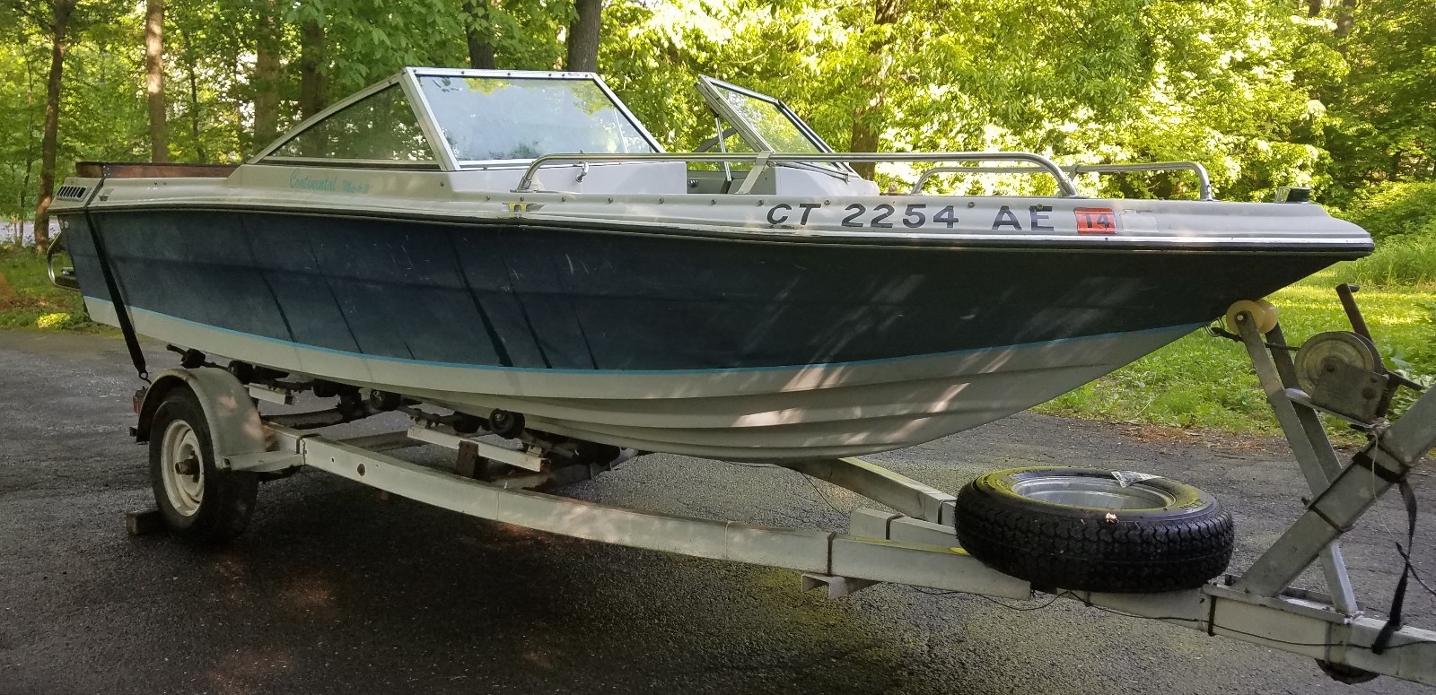 1985 Sea Sprite Mark II 18'6" Bowrider & Trailer - Connecticut