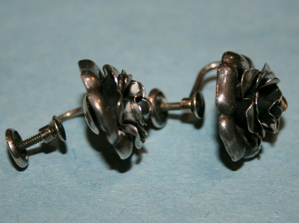 Vintage Danecraft Sterling Silver Flower/Rose screw back earrings