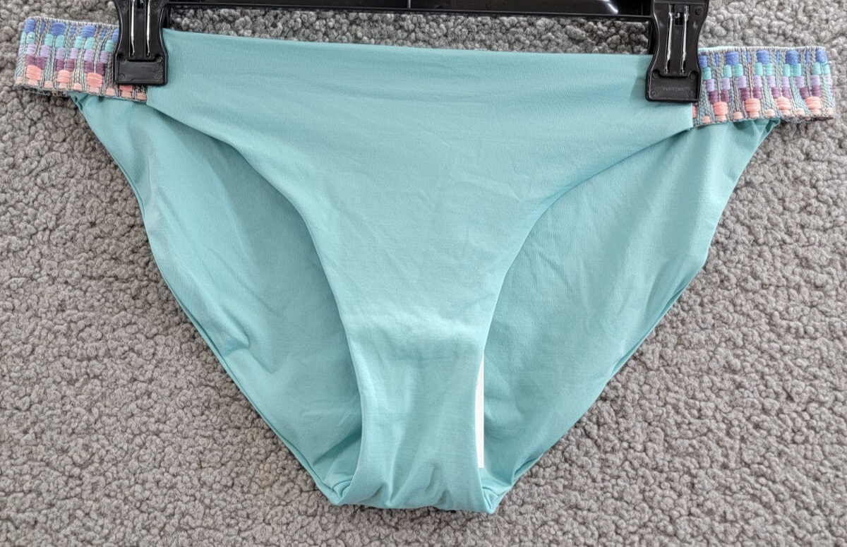 BECCA Fiesta Avery Low Rise Bikini Bottom Women's L Mineral Crochet Trim Pull On - Picture 2 of 14
