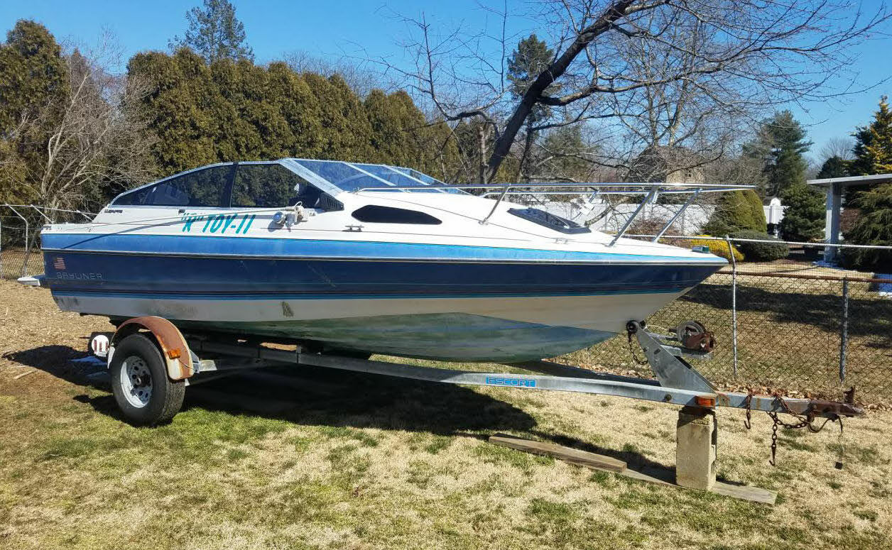 1988 Bayliner Capri 19' Cuddy & Trailer - New Jersey