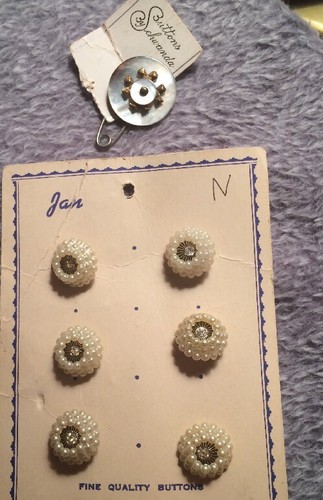 LOT Antique Vintage BUTTONS Over 300 Assortment Glass Metal Celluloid WILL SPLIT