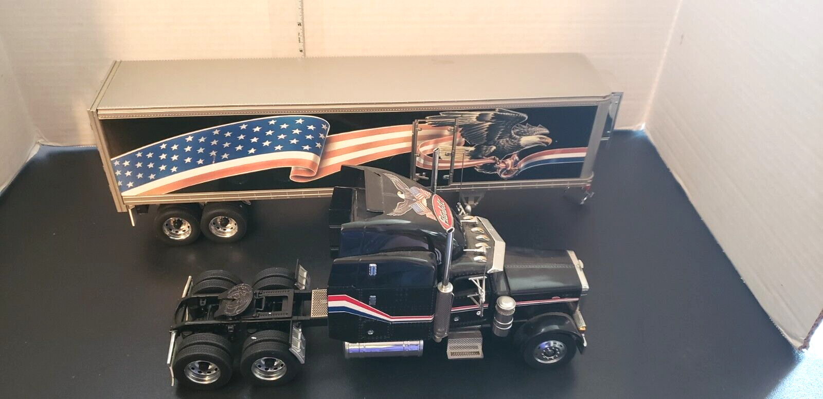 T04-s017 フランクリンミント 1/32 PETERBILT MODEL 379 ピータービルト トレーラーヘッド ミニカー T04-s017 フランクリンミント 1/32 PETERBILT MODEL 379