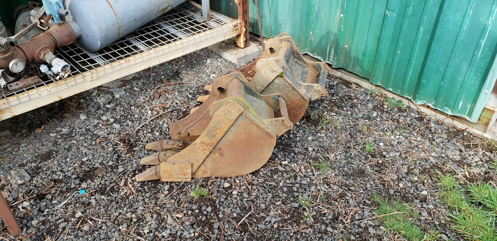 Bobcat 8811 Backhoe Attachment For Skid Steer Loader, with 2 buckets!