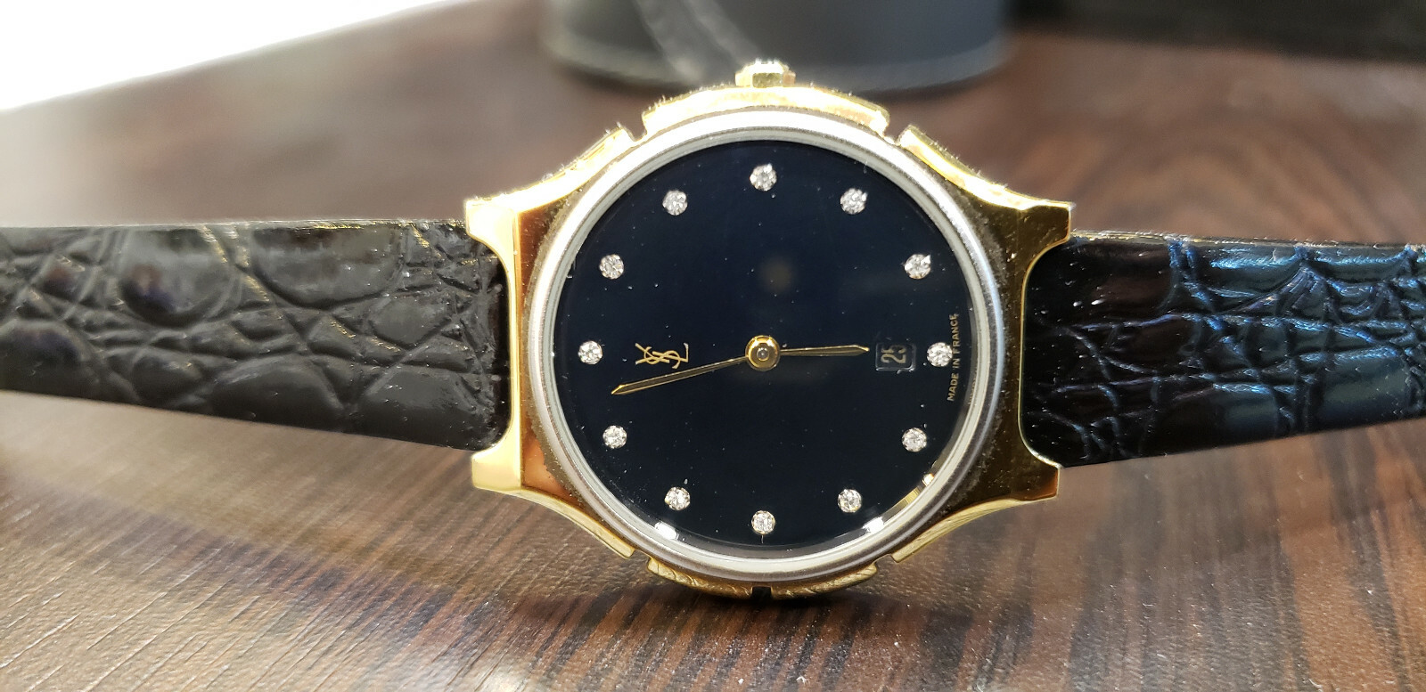 VINTAGE YVES SAINT LAURANT DIAMONDS GOLD PLATED 30MM QUARTZ VINTAGE YVES SAINT LAURANT DIAMONDS GOLD PLATED 30MM QUARTZ
