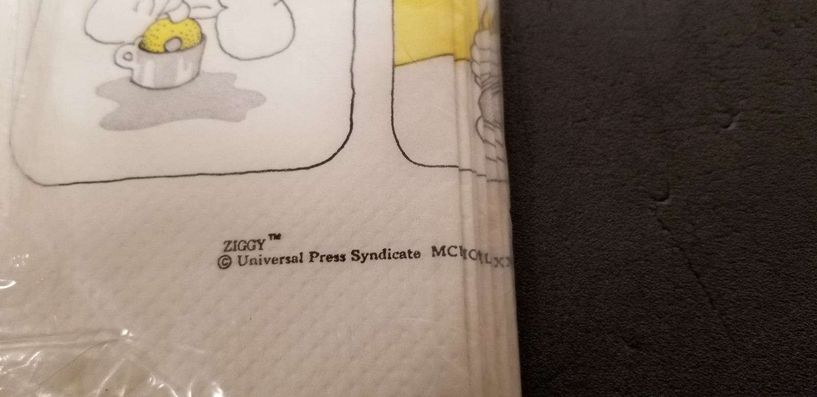 Vtg Sealed 1972 American Greetings Paper Tablecover Ziggy Comic  54``x 96``