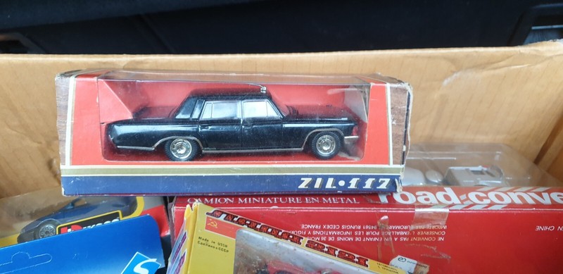 Limousine Zil 117 - Berline 3na 117 - Made In Urss / Cccp - 1/43 Antenne CassÃE 