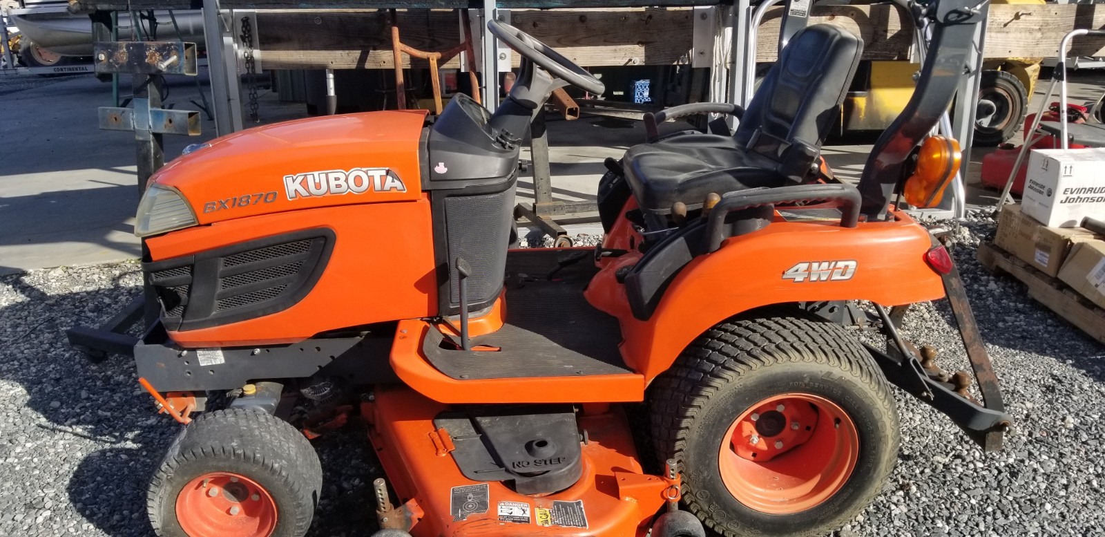 2013 Kubota  BX 1870 Diesel lawn tractor (needs engine work)