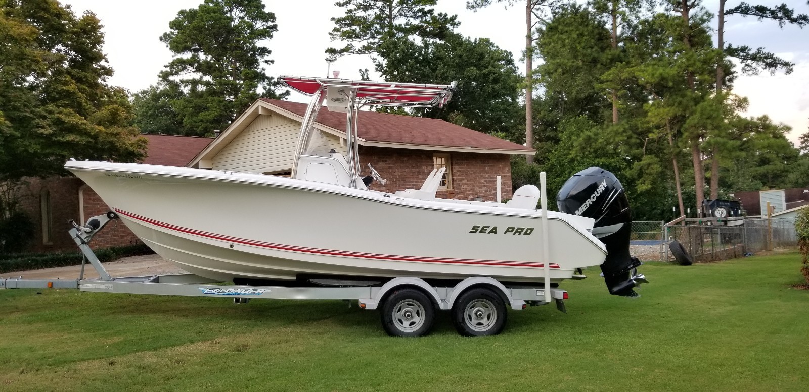 Sea Pro center console 228 CC