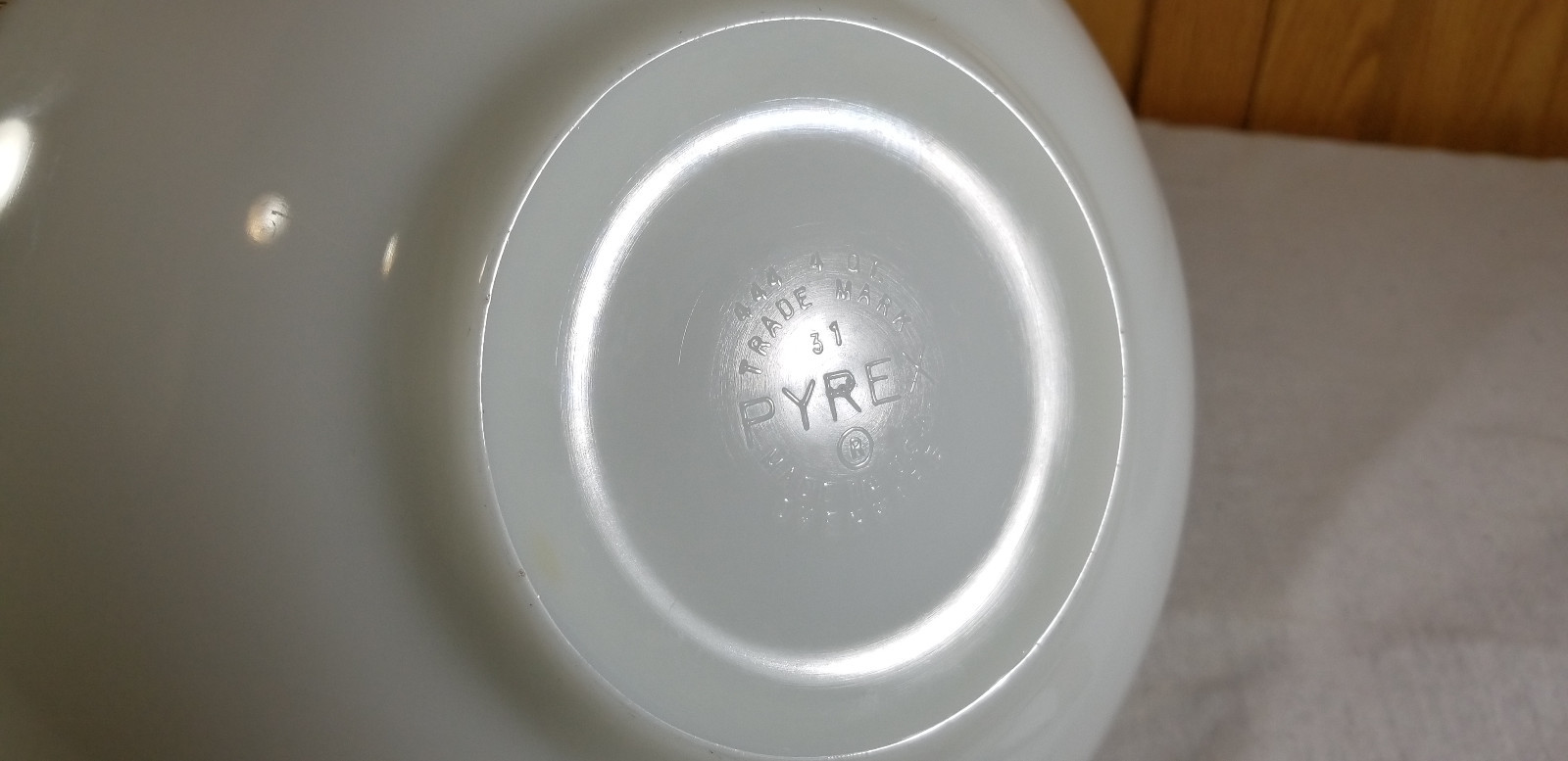 Pyrex Vintage 444 Cinderella Mixing Bowl Brown Orange snowflakes Town & Country