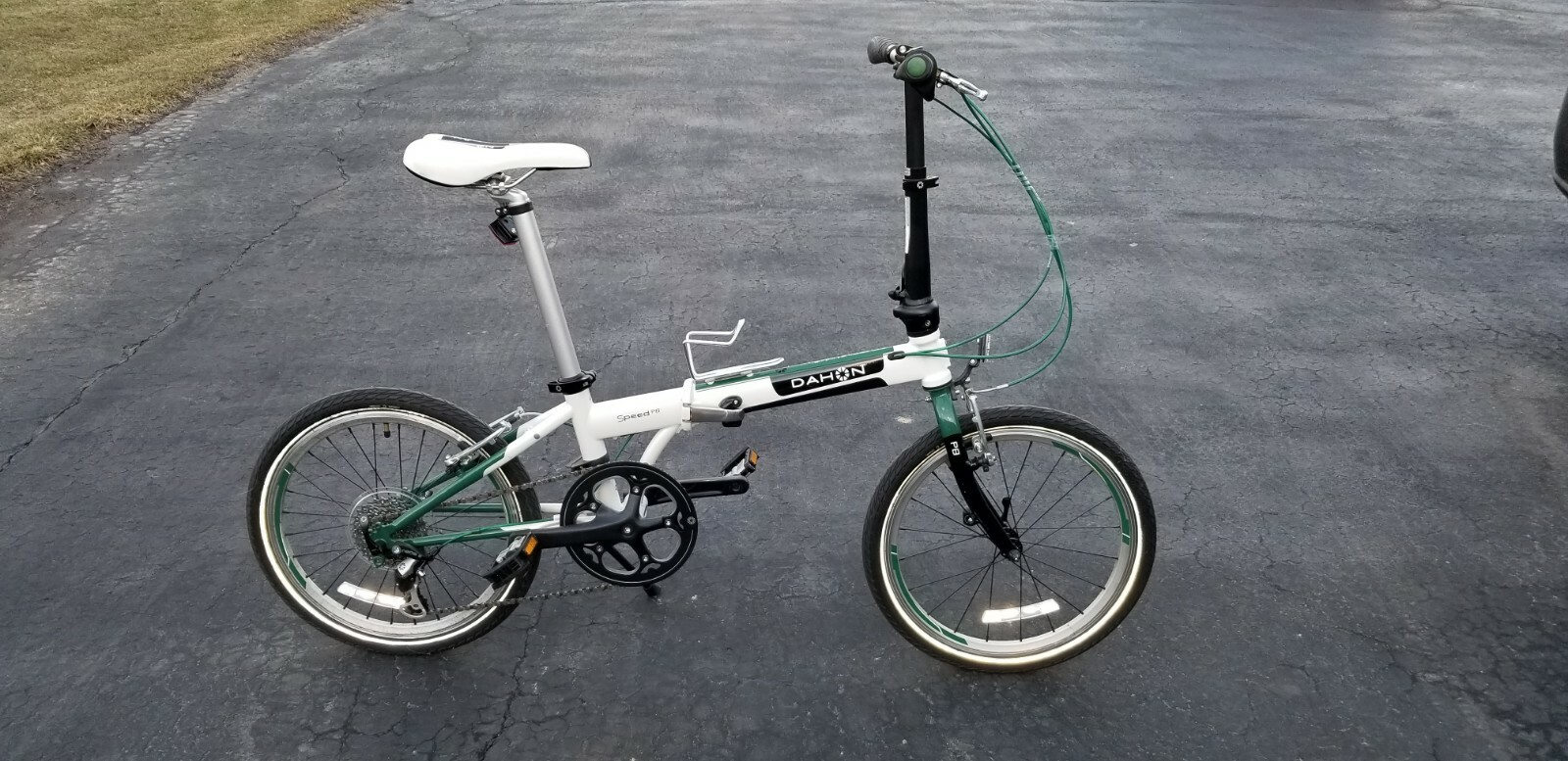 Dahon Folding Bicycle - 20” Wheels - White - PE8 8 speed; slightly used