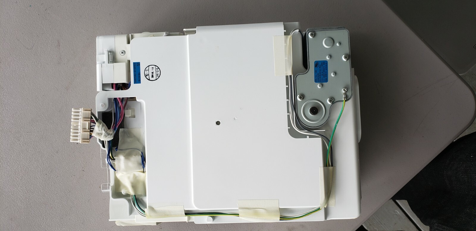 Kenmore LG EAU60783802 ice maker with auger and ice container