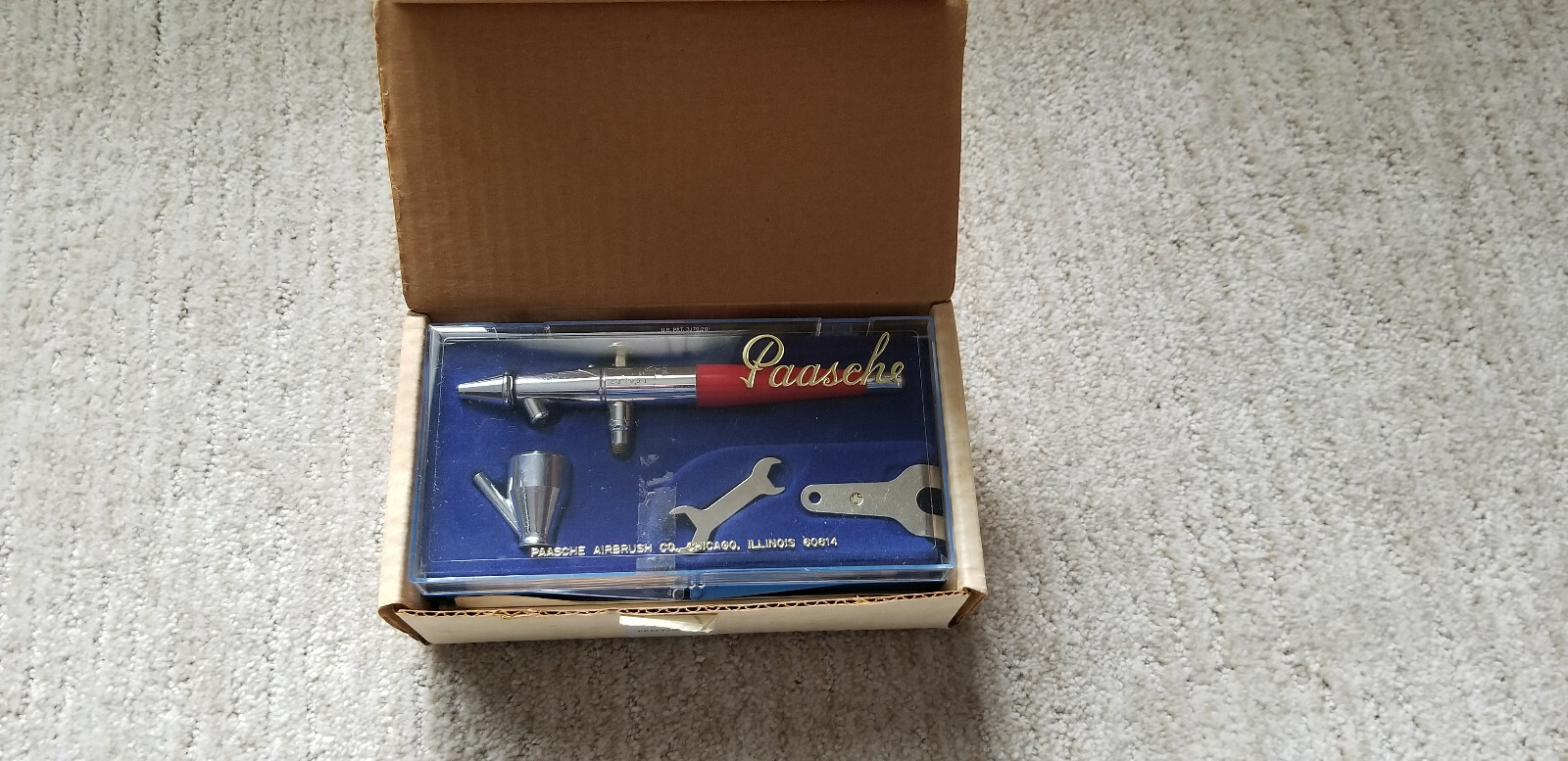 Paasche Airbrush VL # 3 W/VL-3-OZ w/ BADGER Mod. 180-11 Diaph. Compressor