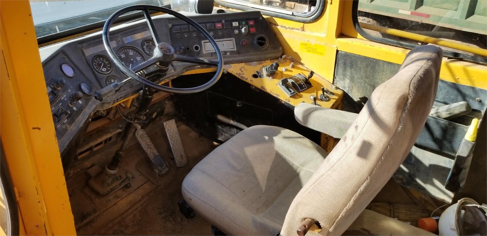 1990 VOLVO A25 DUMP TRUCK