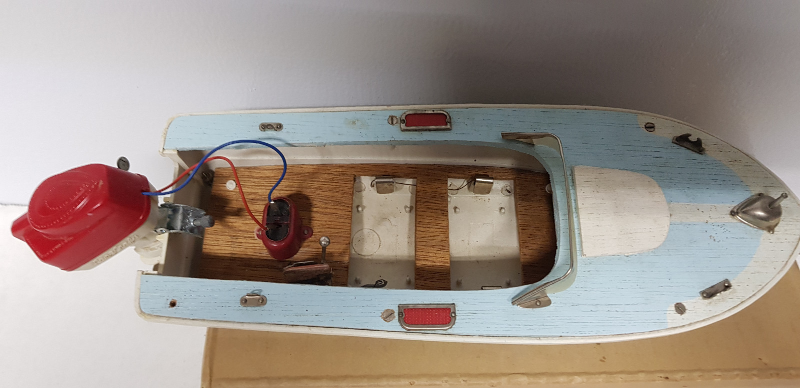 1950s LANG CRAFT POWER DRIVEN MODEL BOAT WITH MOTOR