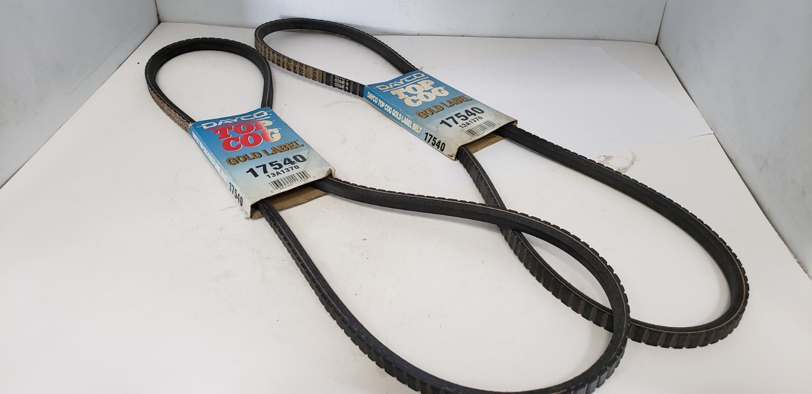 ヴィンテージ　チェーンベルト DAYCO 17540 TOP COG GOLD LABEL V BELT, .53