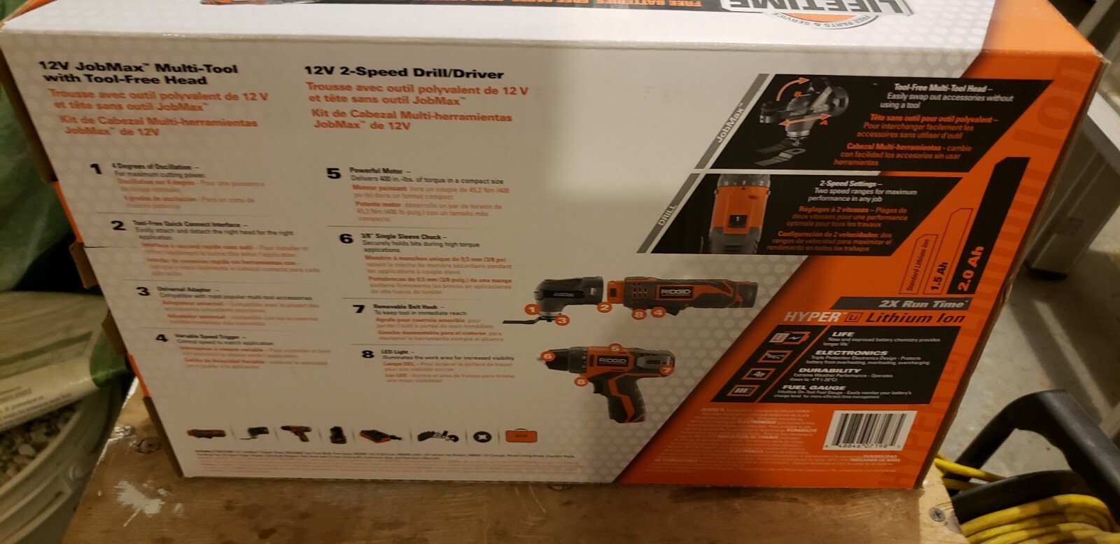 Ridgid 12v R9005  combo jobmax / drill with 2 amp battery, charger and cas