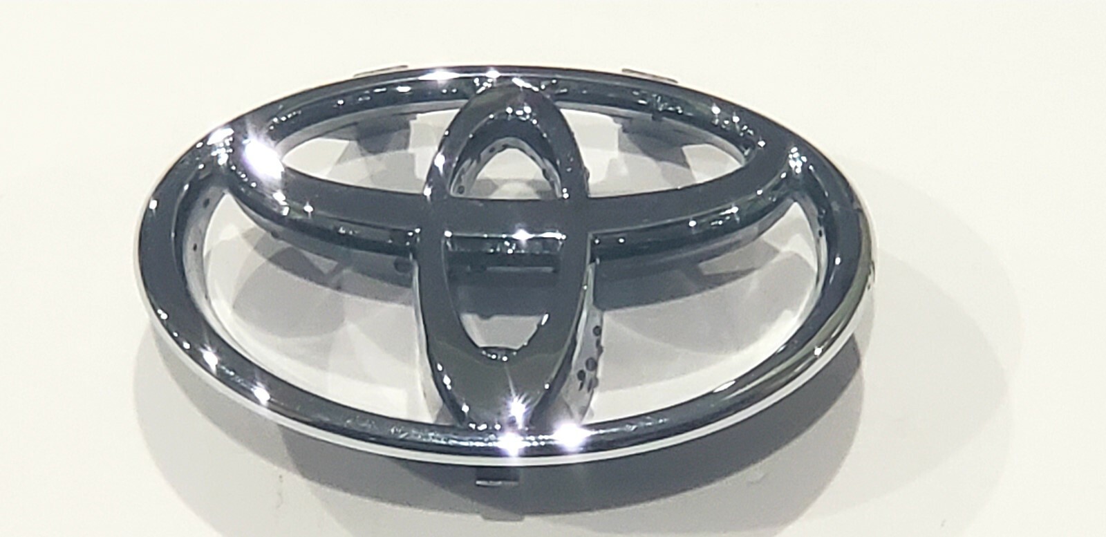 9701 TOYOTA CAMRY EMBLEM FRONT GRILLE CHROME 1997 1998 1999 2000 2001