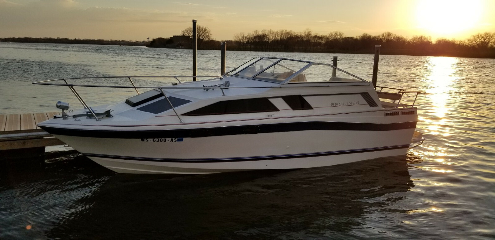 Bayliner 24' cruiser - 1984 Ciera 2450 with trailer