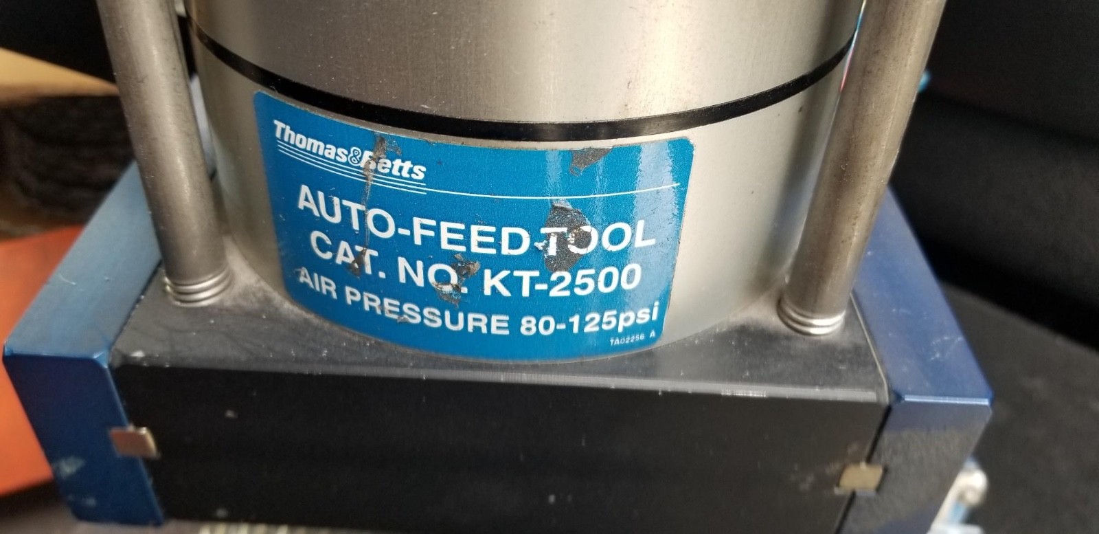 Thomas Betts KT-2500 Pneumatic Wire Crimper