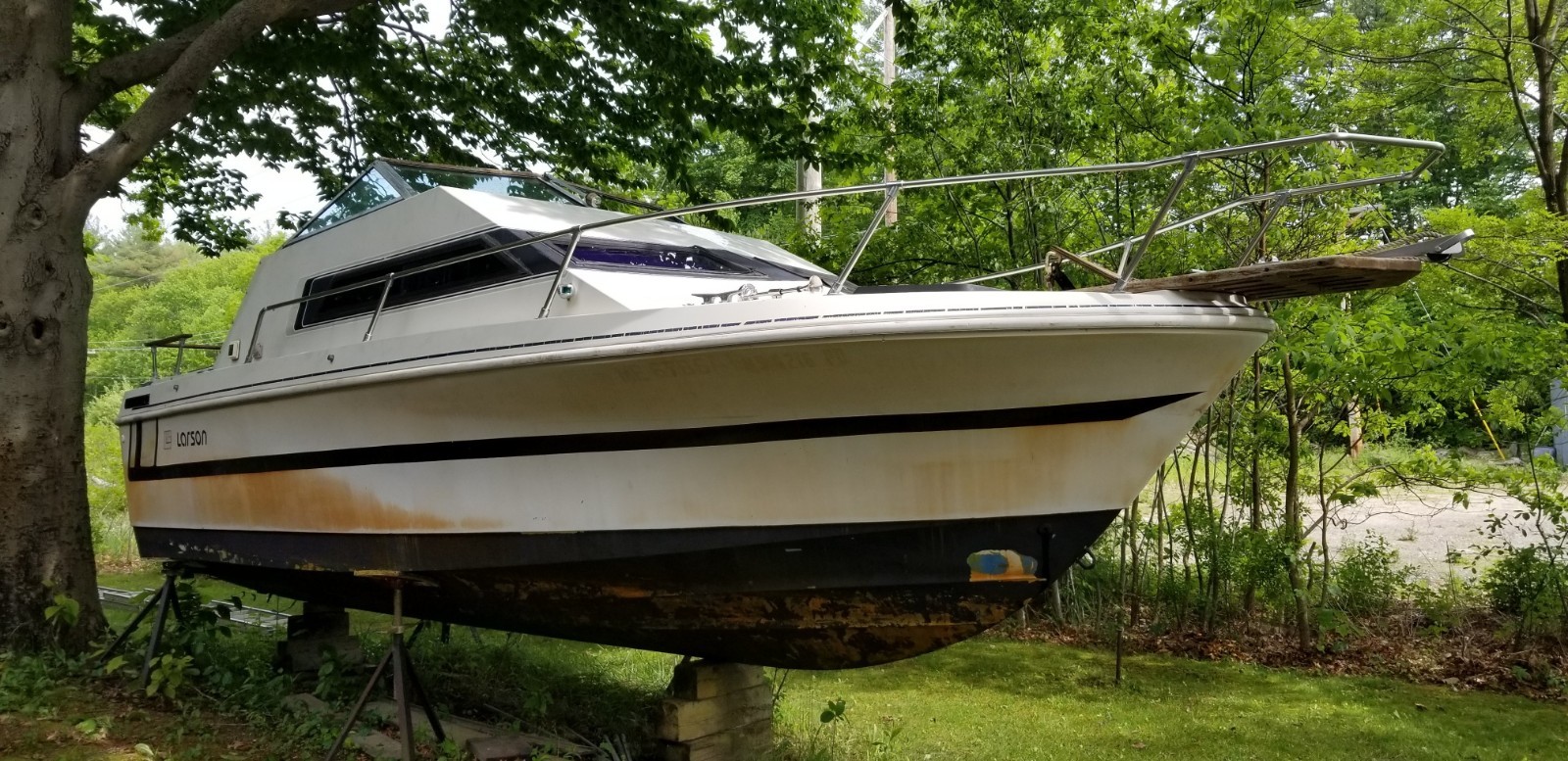 1984 Larson 25' Cabin Cruiser - Massachusetts