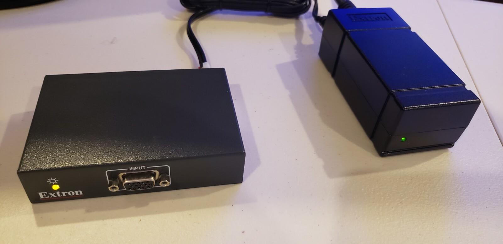 RGB分配器　P/2 DA2xi Extron P/2 DA2xi Two Output VGA Distribution 60-506-03 w