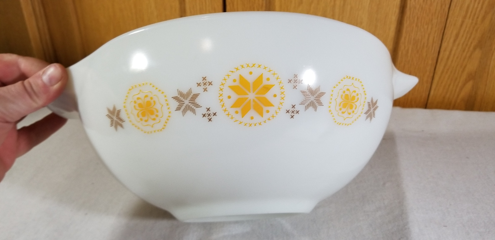 Pyrex Vintage 444 Cinderella Mixing Bowl Brown Orange snowflakes Town & Country