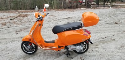2018 Vespa Sprint 50 - only 15 miles!