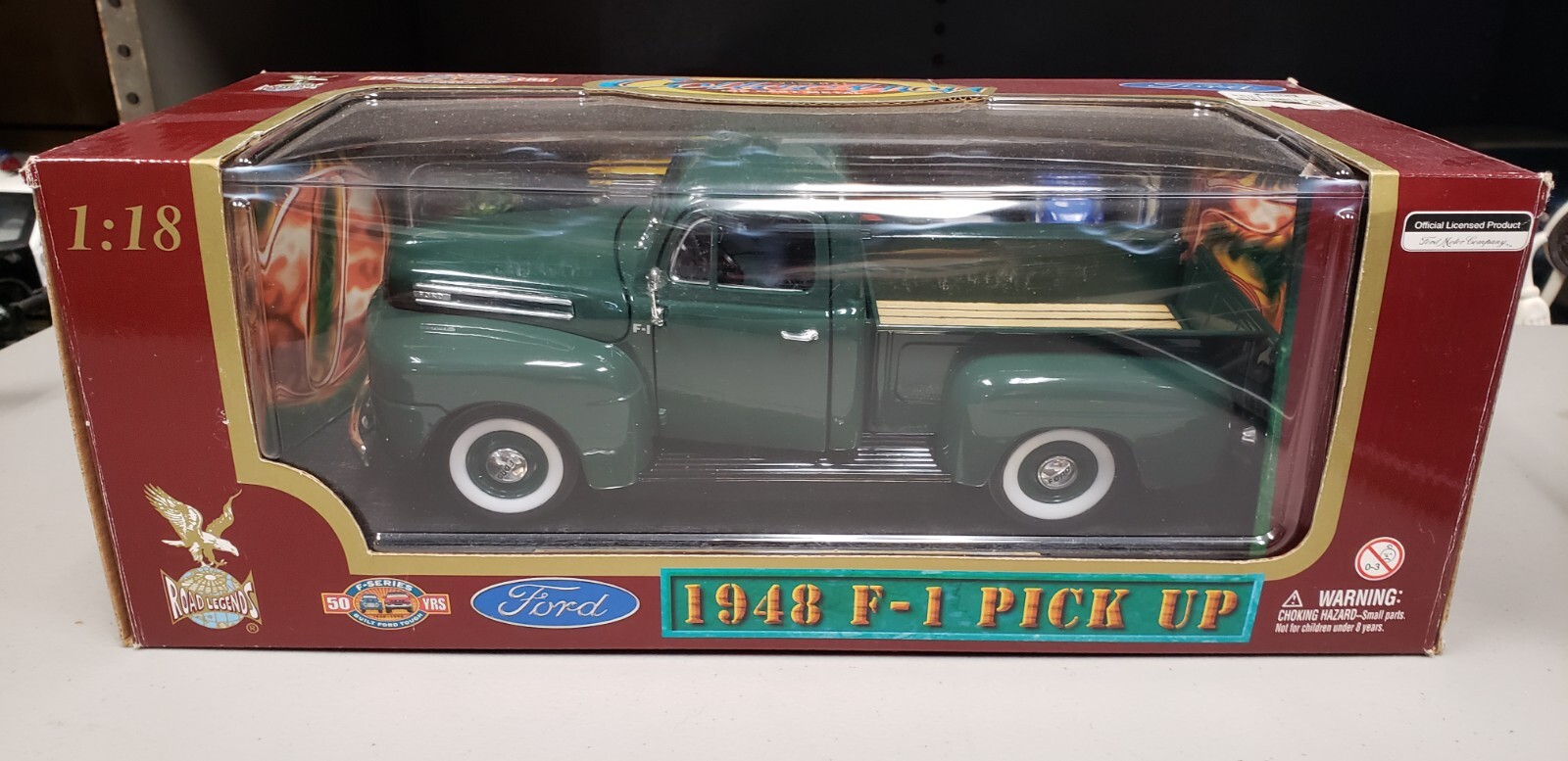 ROAD LEGENDS 1948 F-1 FORD PICK UP!!! NEW IN THE BOX 1/18TH