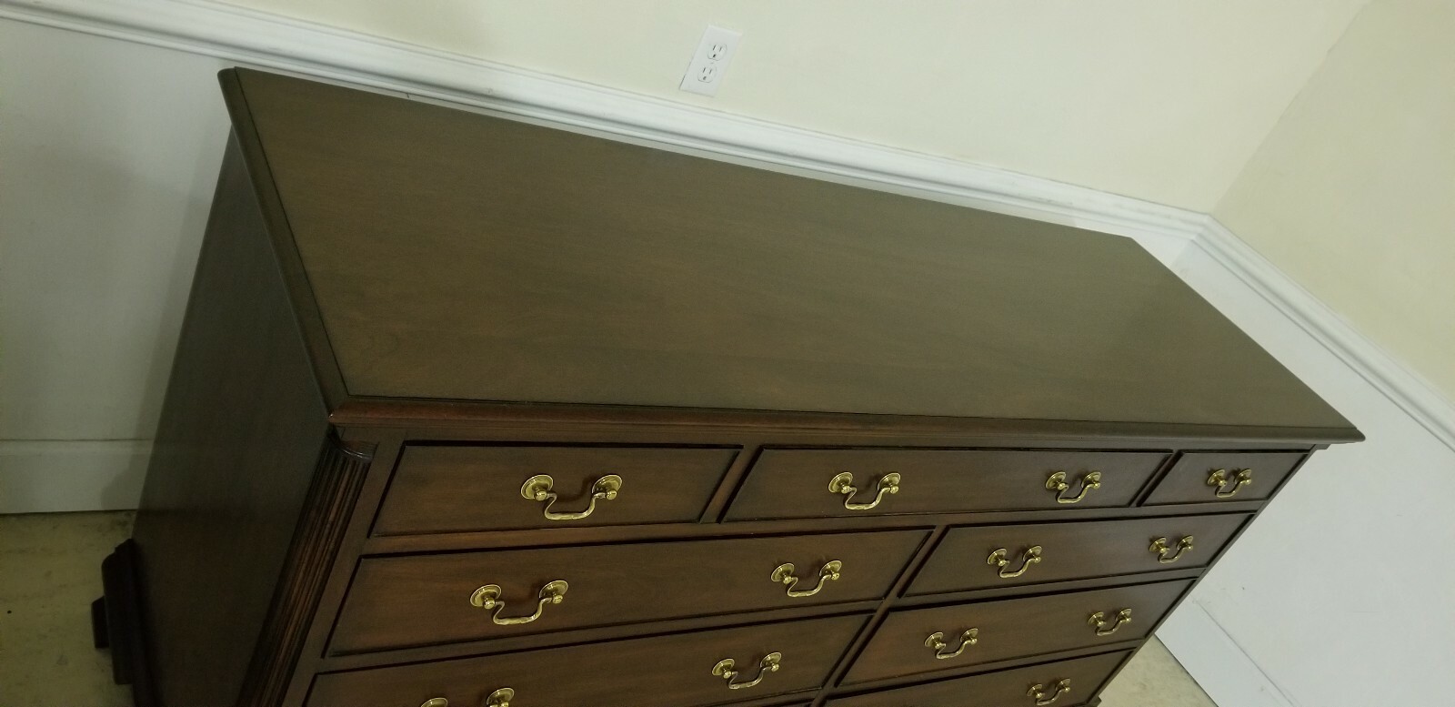 HENKEL HARRIS DRESSER CHEST NO 166 HAS COLUMNS MAHOGANY I