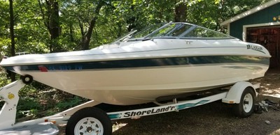1999 Larson SEI 186 with 135 HP Volvo Inboard Motor. Very Nice!
