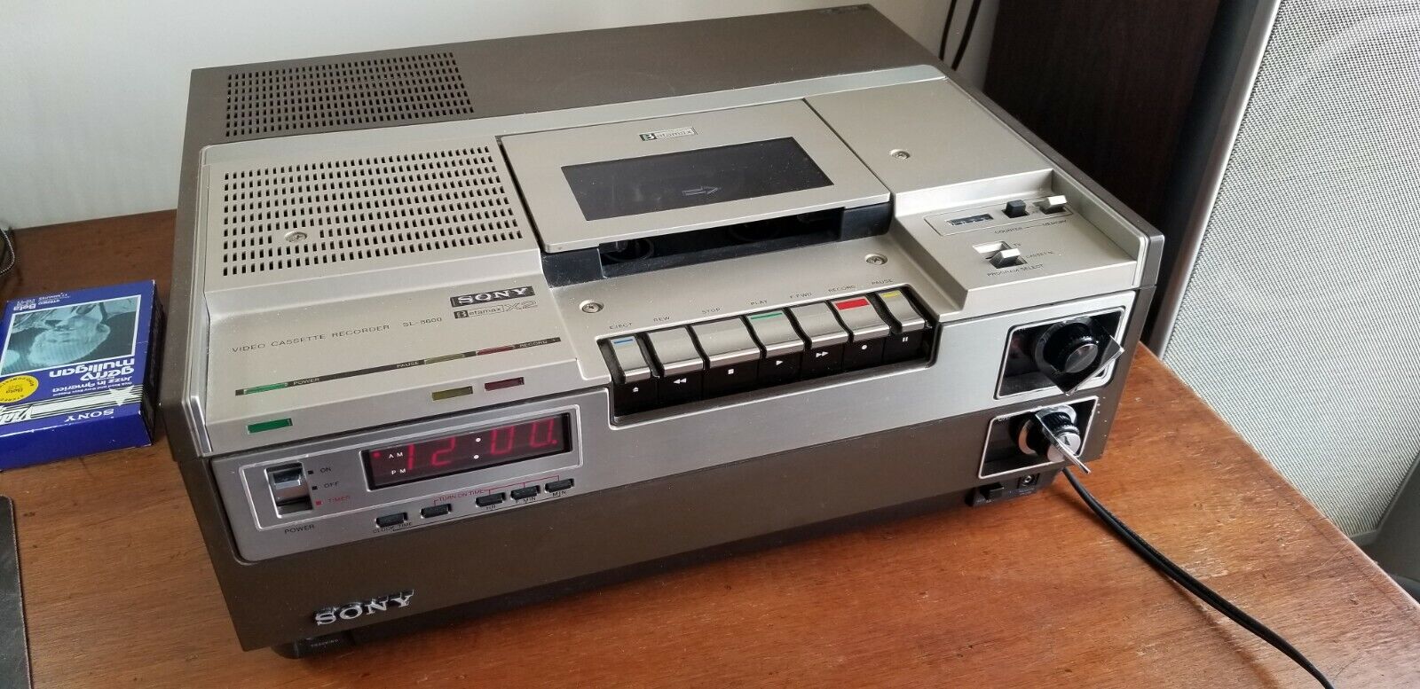 Sony Betamax SL-8600 Stereo 1979 Video Cassette VCR Recorder Sony Betamax SL-8600 Stereo 1979 Video Cassette VCR Recorder