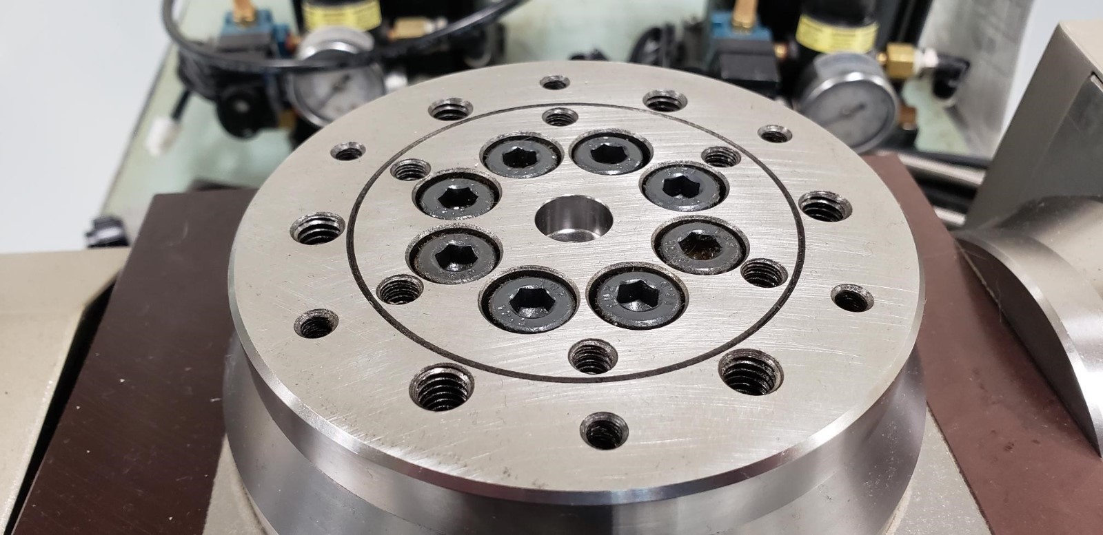 TR110 Haas Trunnion 5 Axis rotary with break