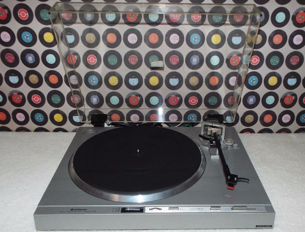 HITACHI HT-40S Semi-Automatic Direct-Drive Turntable.