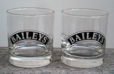 2 New Baileys Irish Cream Cocktail Glasses Arched Black Logo 6 OZ