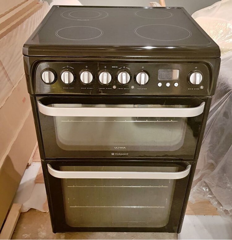 Hotpoint ultima electric cooker (free delivery) in Hove, East Sussex