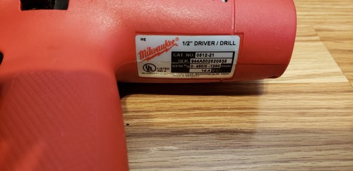 Milwaukee Power Plus 14.4v Nicd Set Drill/Light W/ Battery 48-11-1014