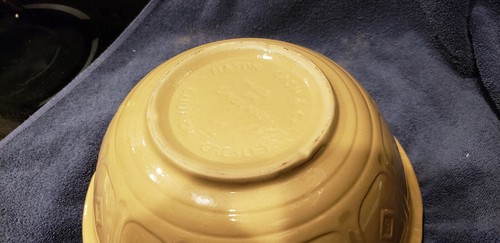 Vintage Mason Cash & Co. Church Gresley Caneware 11 Inch Bowl Tan/White