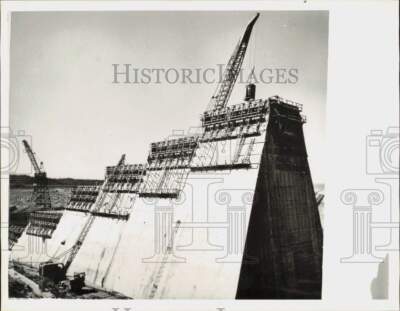 1961 Press Photo Construction scene in Arkansas River Bed near Tulsa, Oklahoma