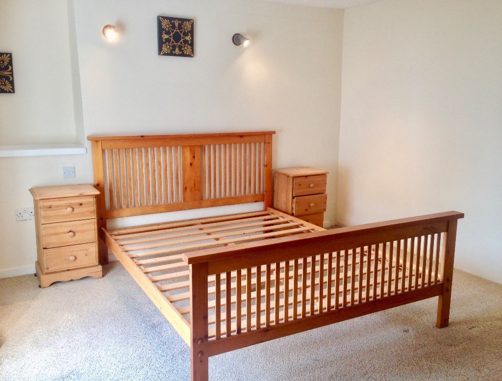 pine king size bed frame in excellent condition in