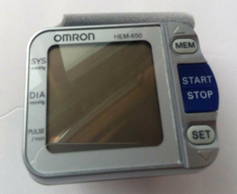 Blood Pressure Wrist Monitor Omron HEM-650 Digital Automatic with Hard Case