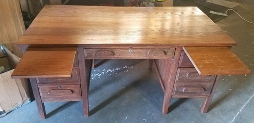 VTG MID CENTURY SOLID OAK TANKER STYLE TEACHERS DESK DOVETAIL DRAWERS