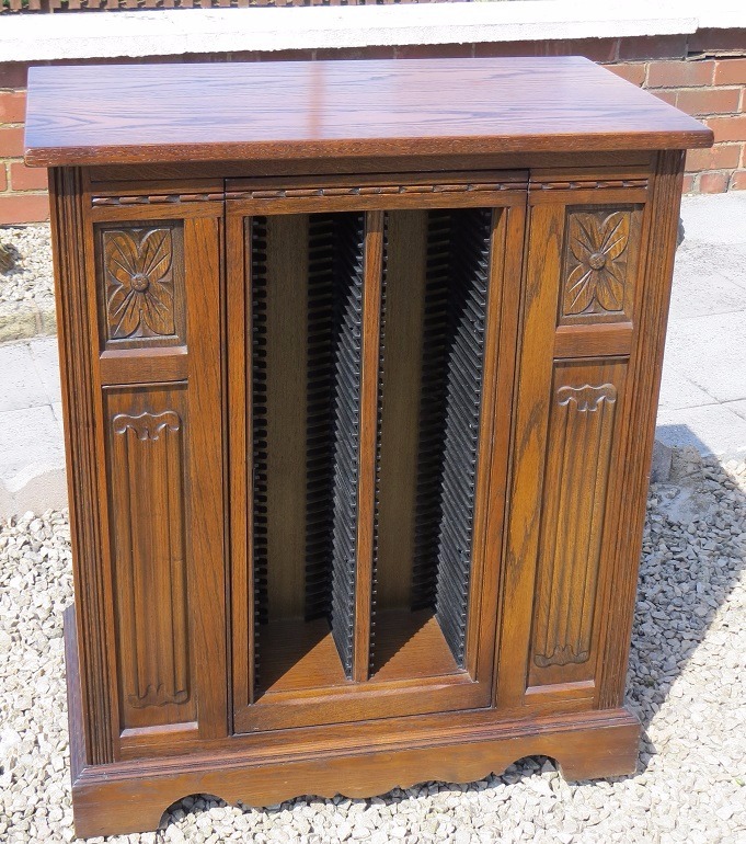 Old Charm Light Oak CD Storage Unit up to 320 CD's VGC in